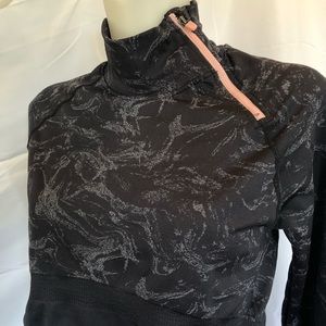 Fabletics pullover with pink zip (L)